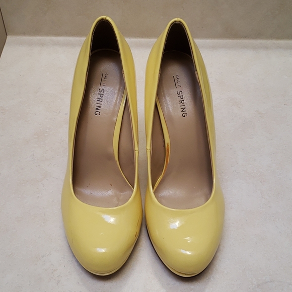Size 6 Yellow High-heeled shoes - Picture 2 of 5